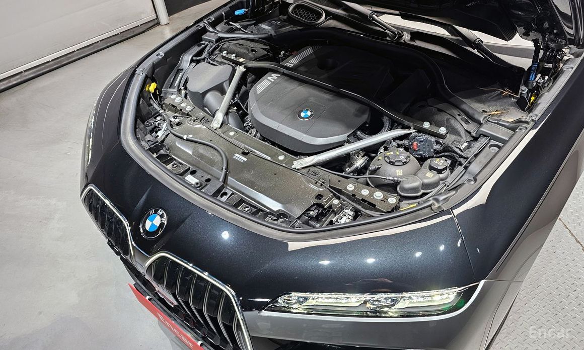 2025 BMW 7 серии VII (G70) 740i xDrive M Sport с пробегом 16 241 км