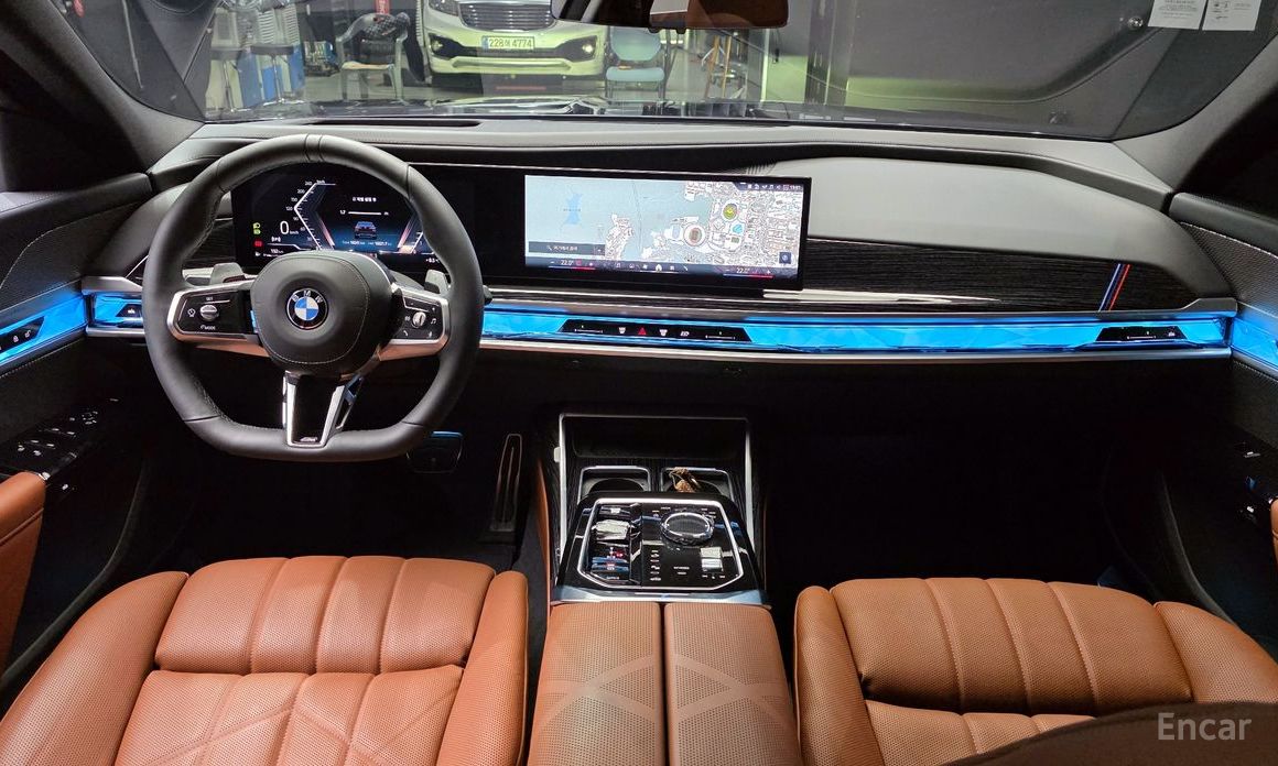 2025 BMW 7 серии VII (G70) 740i xDrive M Sport с пробегом 16 241 км
