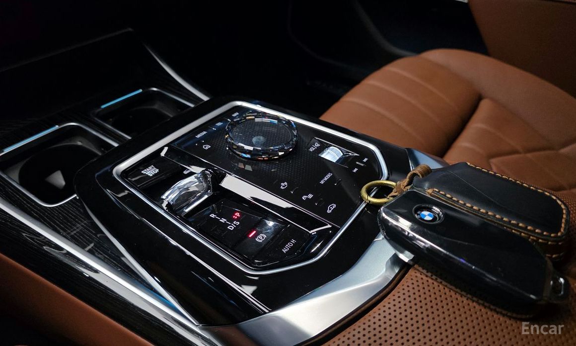 2025 BMW 7 серии VII (G70) 740i xDrive M Sport с пробегом 16 241 км