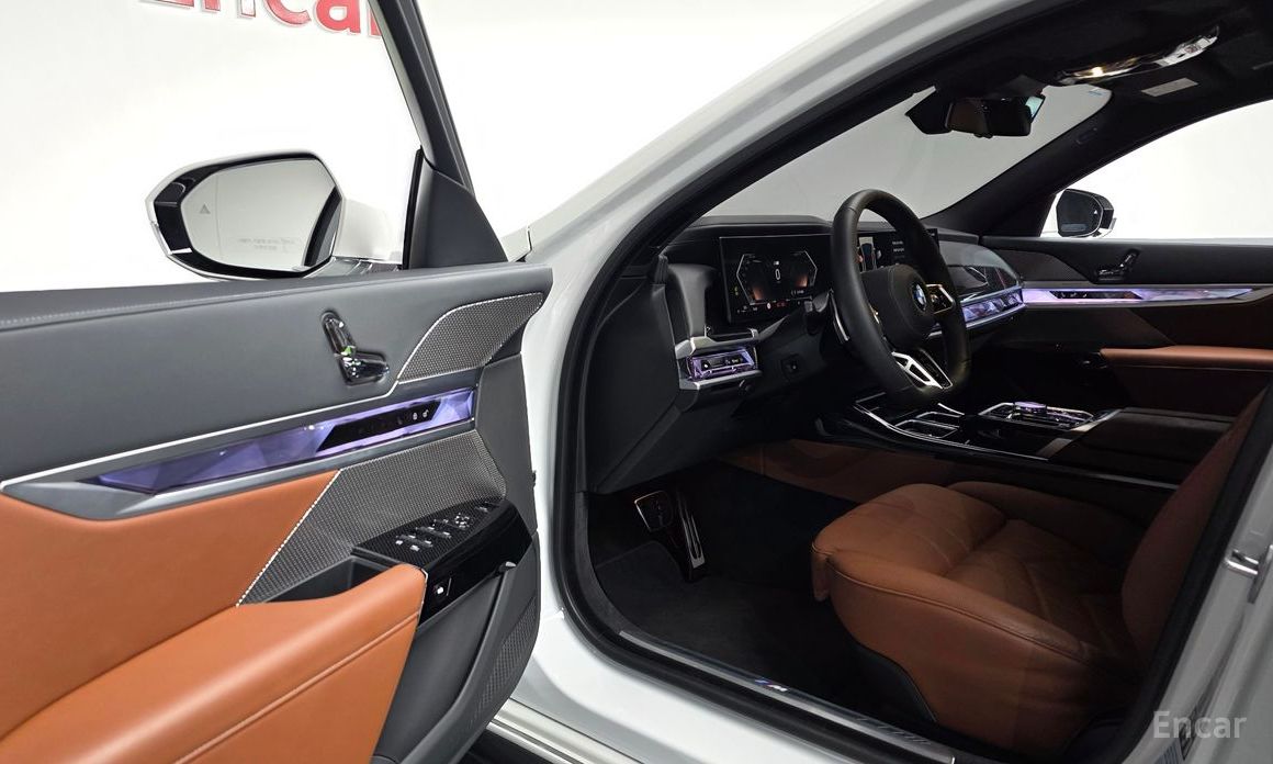 2025 BMW 7 серии VII (G70) 740d xDrive M Sport с пробегом 5 818 км