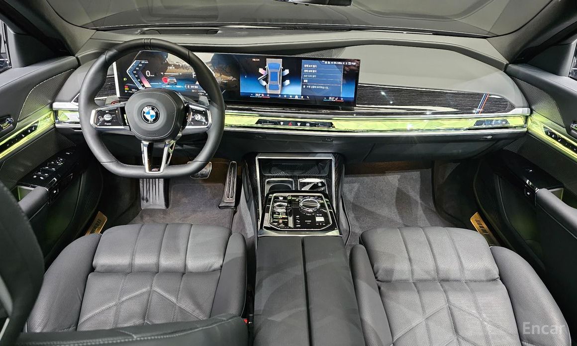 2025 BMW 7 серии VII (G70) 740d xDrive M Sport с пробегом 10 229 км