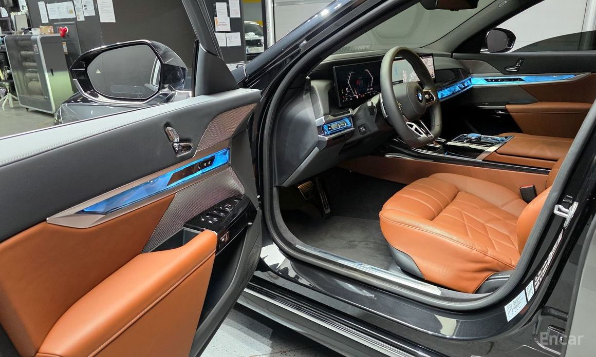 2025 BMW 7 серии VII (G70) 740i xDrive M Sport с пробегом 16 241 км