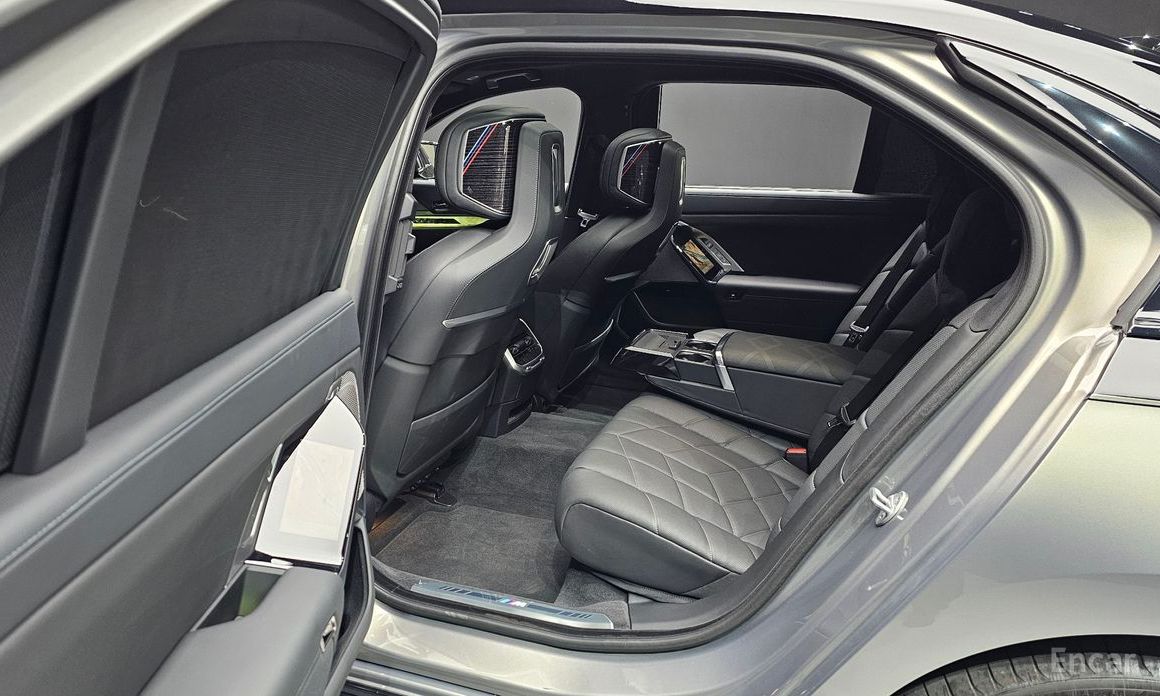 2025 BMW 7 серии VII (G70) 740d xDrive M Sport с пробегом 10 229 км