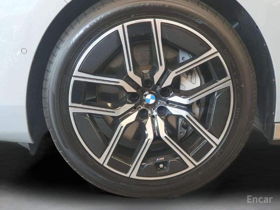 2024 BMW 7 серии VII (G70) 740i xDrive M Sport с пробегом 13 650 км