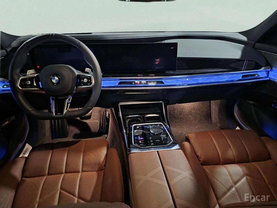 2024 BMW 7 серии VII (G70) 740i xDrive M Sport с пробегом 13 650 км