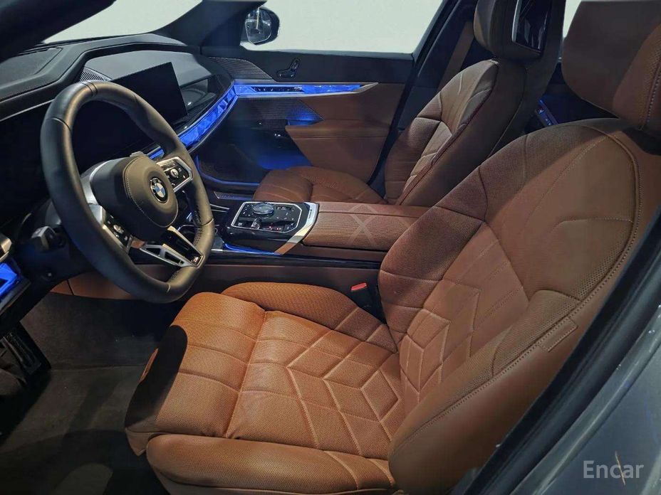 2024 BMW 7 серии VII (G70) 740i xDrive M Sport с пробегом 13 650 км