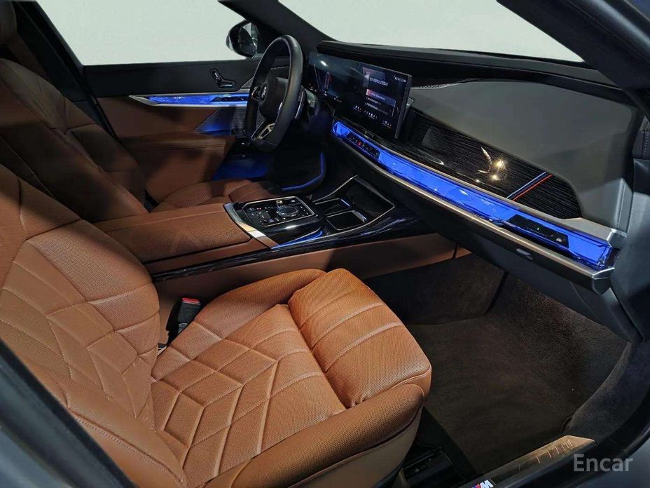 2024 BMW 7 серии VII (G70) 740i xDrive M Sport с пробегом 13 650 км
