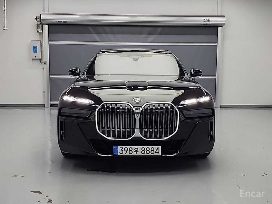 2025 BMW 7 серии VII (G70) 740d xDrive M Sport с пробегом 4 721 км