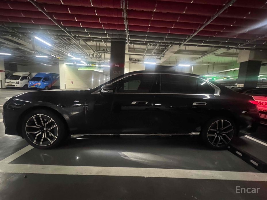 2025 BMW 7 серии VII (G70) 740d xDrive M Sport с пробегом 14 400 км