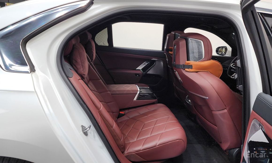 2024 BMW 7 серии VII (G70) 740d xDrive M Sport с пробегом 36 899 км