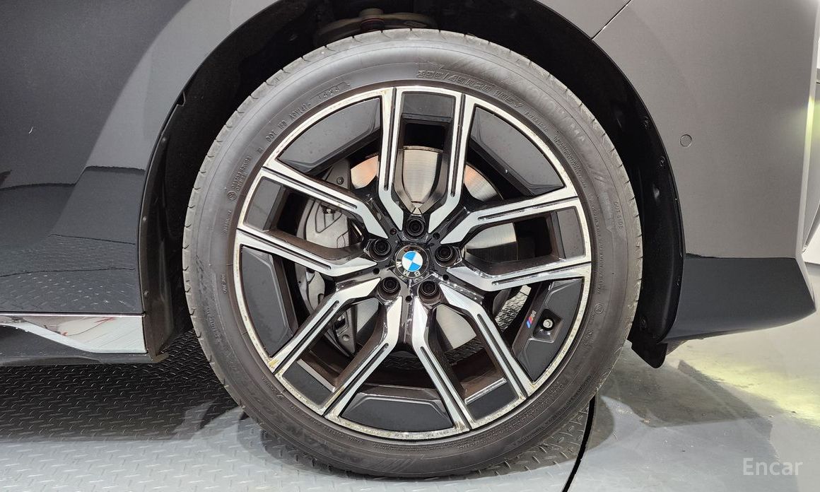 2025 BMW 7 серии VII (G70) 740i xDrive M Sport Limited с пробегом 6 825 км