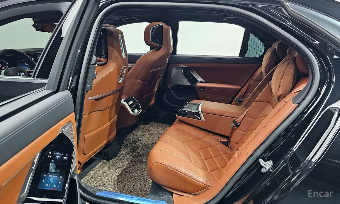 2025 BMW 7 серии VII (G70) 740d xDrive M Sport с пробегом 11 146 км