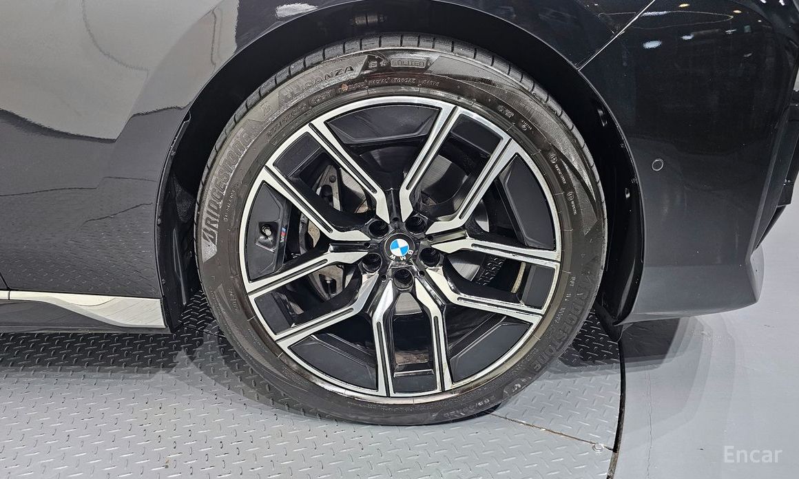 2025 BMW 7 серии VII (G70) 740d xDrive M Sport с пробегом 28 815 км