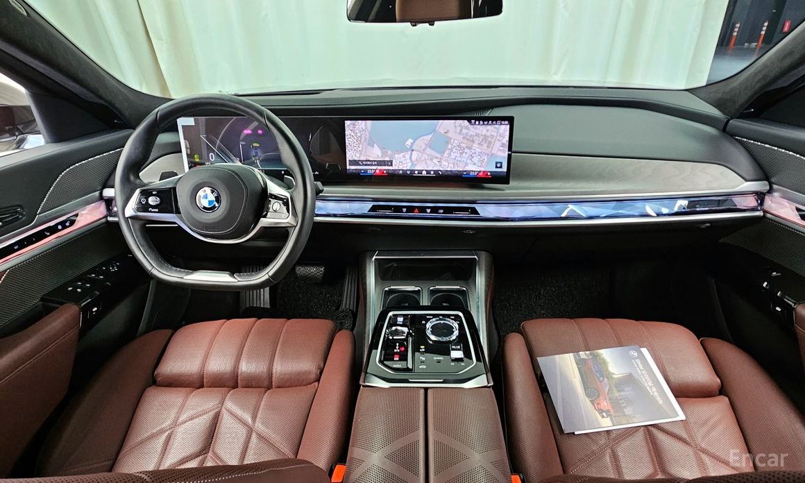 2023 BMW 7 серии VII (G70) 740i sDrive Design Pure Excellence с пробегом 38 555 км