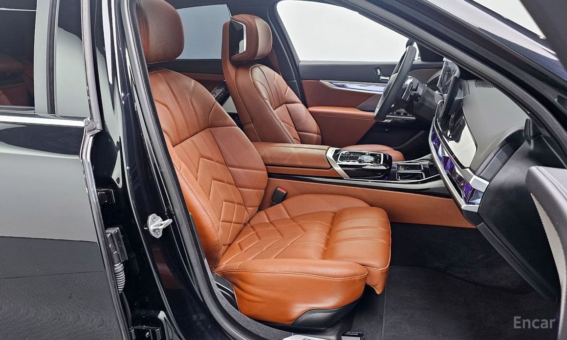 2025 BMW 7 серии VII (G70) 740d xDrive M Sport с пробегом 28 815 км