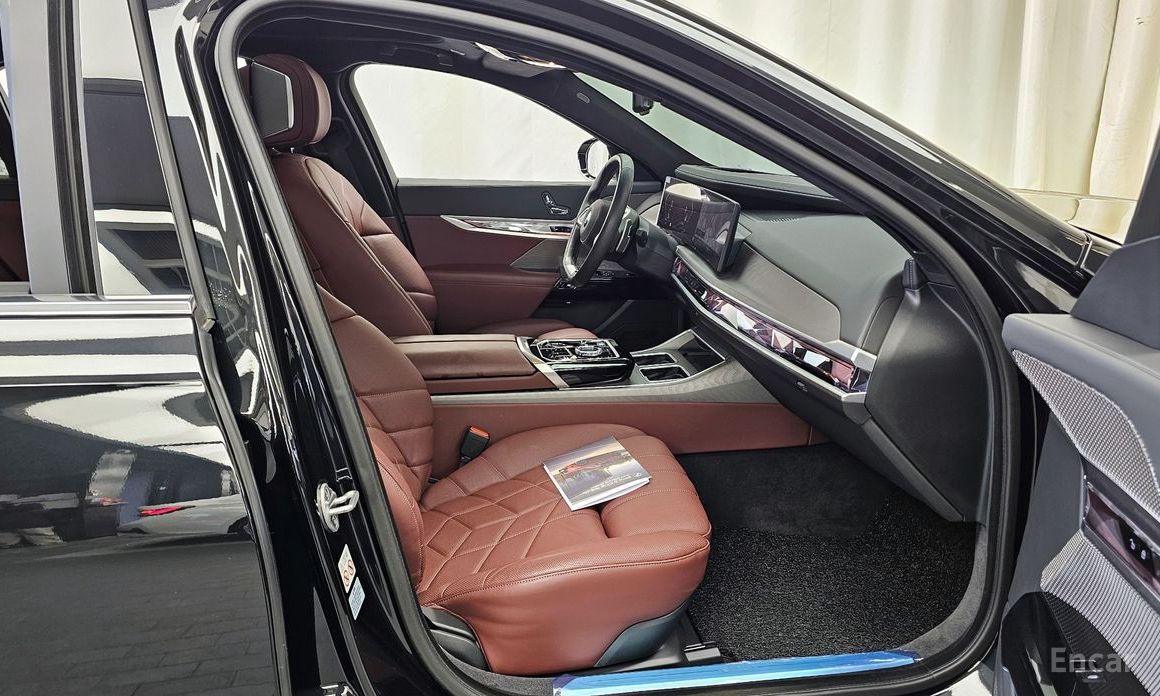 2023 BMW 7 серии VII (G70) 740i sDrive Design Pure Excellence с пробегом 38 555 км
