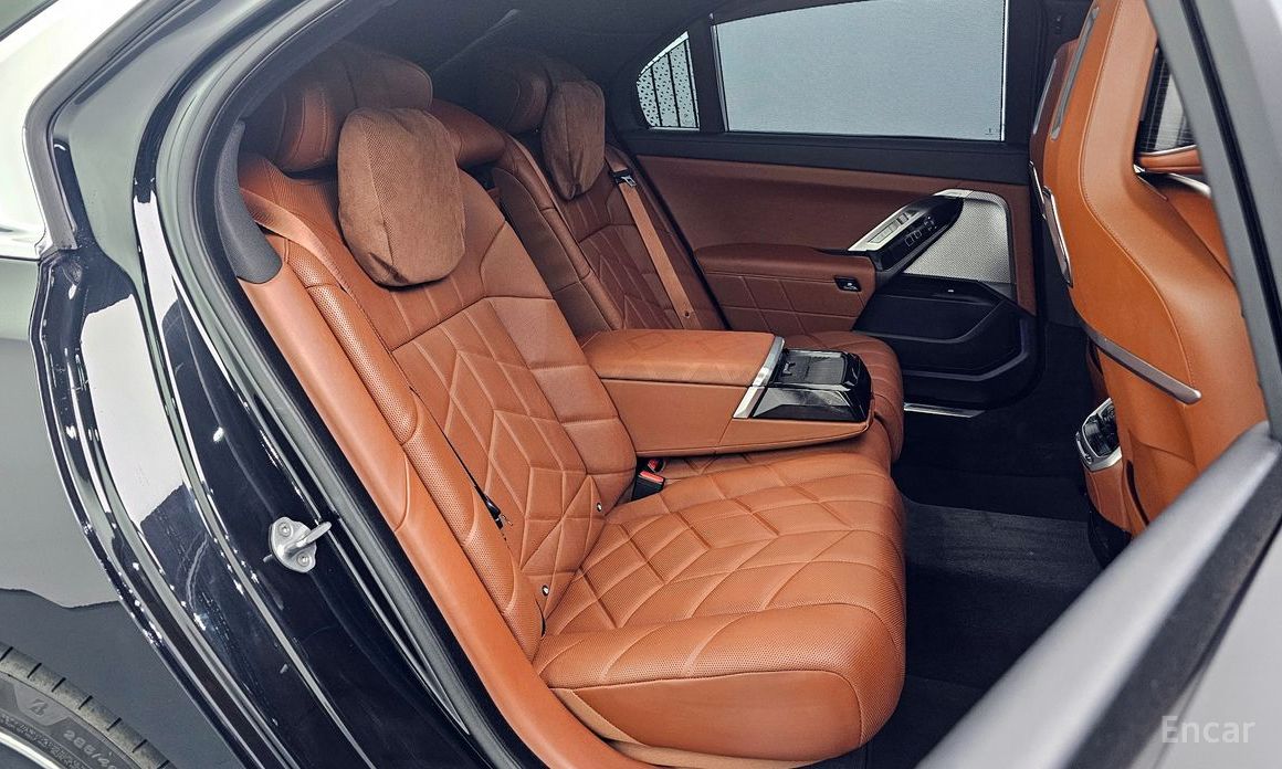 2025 BMW 7 серии VII (G70) 740d xDrive M Sport с пробегом 28 815 км