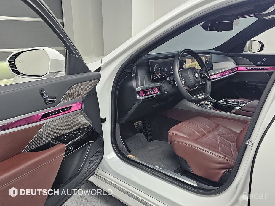 2023 BMW 7 серии VII (G70) 740i sDrive Design Pure Excellence с пробегом 28 725 км