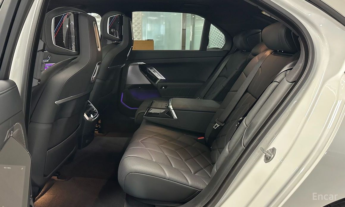 2025 BMW 7 серии VII (G70) 740d xDrive M Sport с пробегом 9 594 км