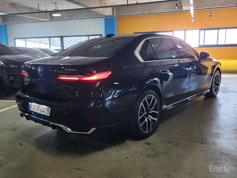 2025 BMW 7 серии VII (G70) 740d xDrive M Sport с пробегом 12 500 км
