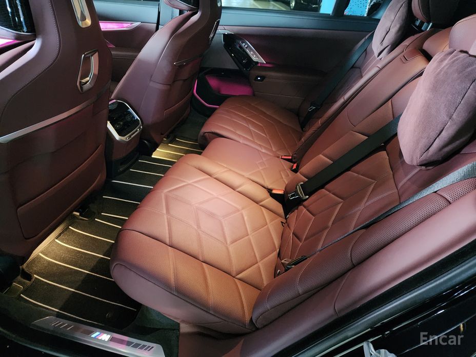 2025 BMW 7 серии VII (G70) 740d xDrive M Sport с пробегом 12 500 км