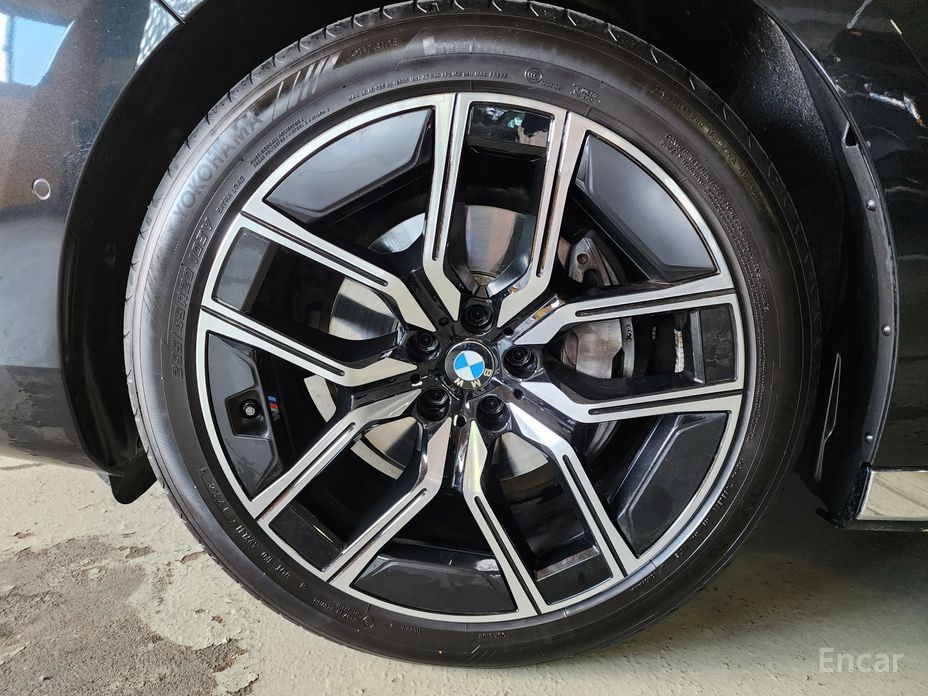 2025 BMW 7 серии VII (G70) 740d xDrive M Sport с пробегом 12 500 км
