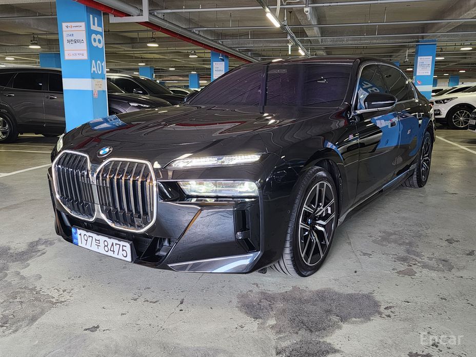 2025 BMW 7 серии VII (G70) 740d xDrive M Sport с пробегом 12 500 км