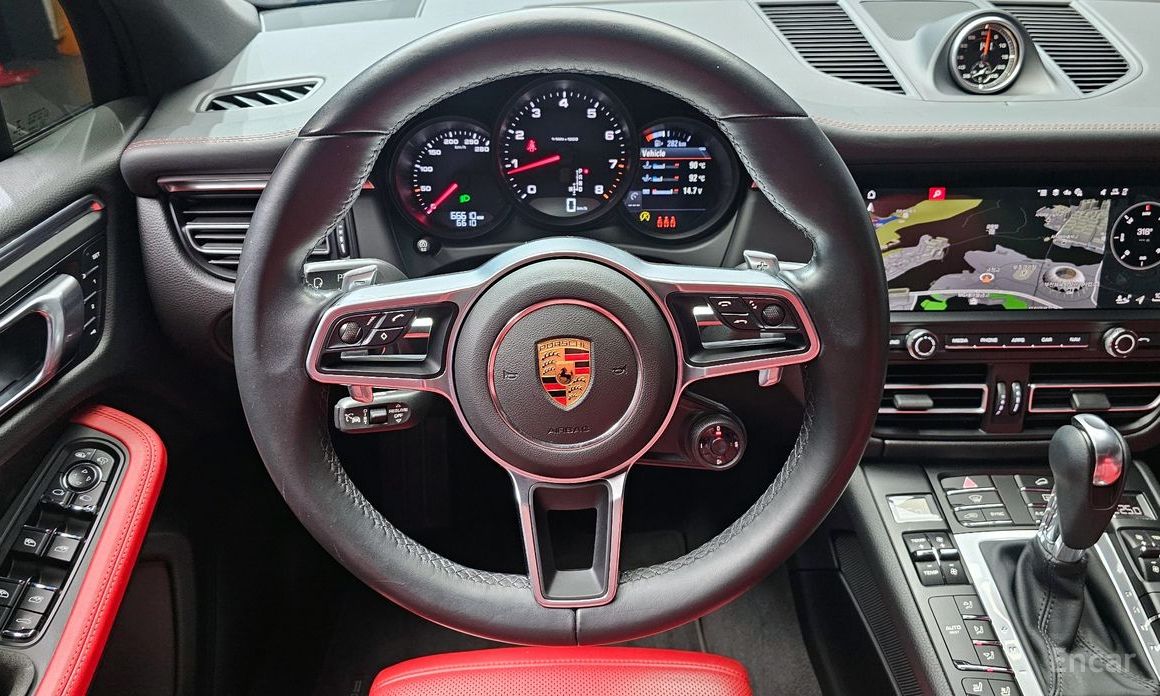 2021 Porsche Macan I Рестайлинг 2 2.0 95B с пробегом 66 610 км