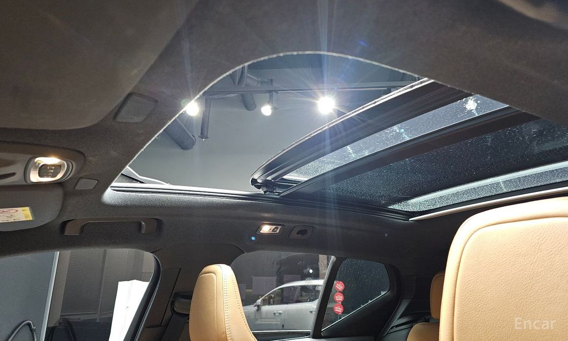 2021 Volvo XC40 I B4 Inscription с пробегом 50 141 км