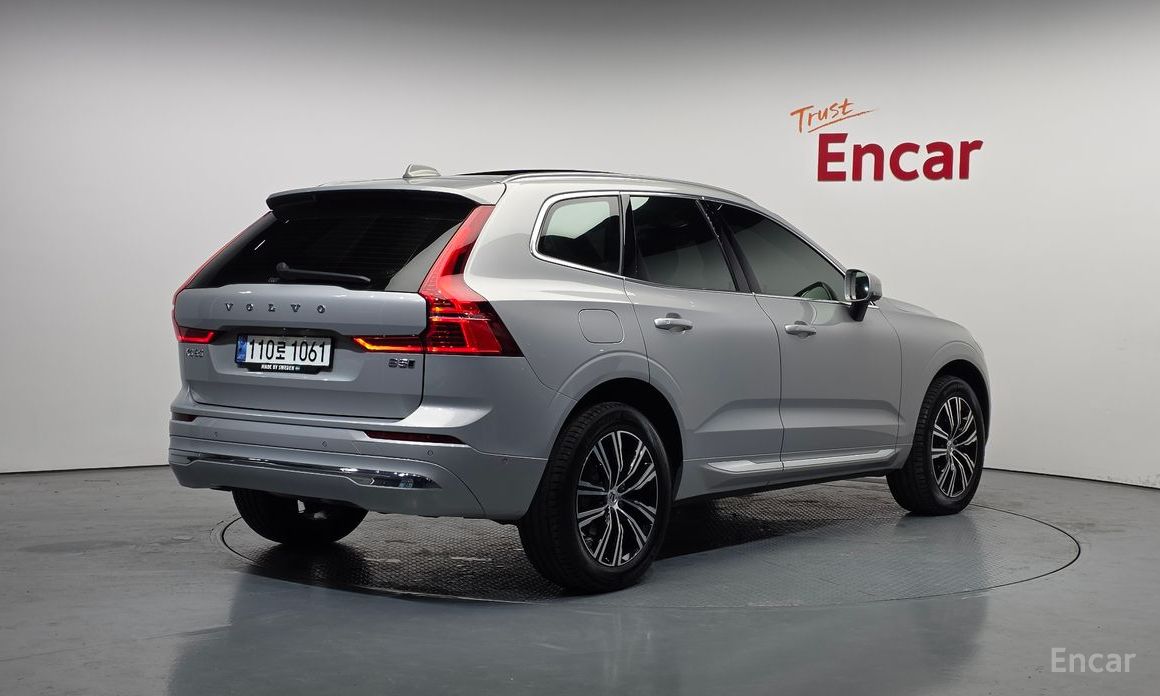 2022 Volvo XC60 II Рестайлинг B5 Inscription с пробегом 42 788 км