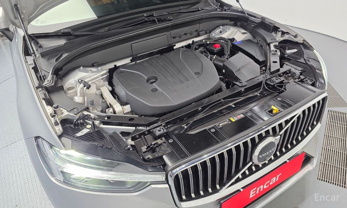 2022 Volvo XC60 II Рестайлинг B5 Inscription с пробегом 42 788 км