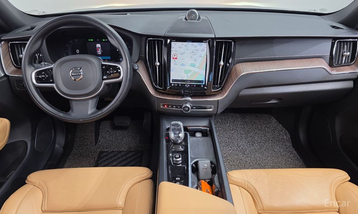 2022 Volvo XC60 II Рестайлинг B5 Inscription с пробегом 42 788 км