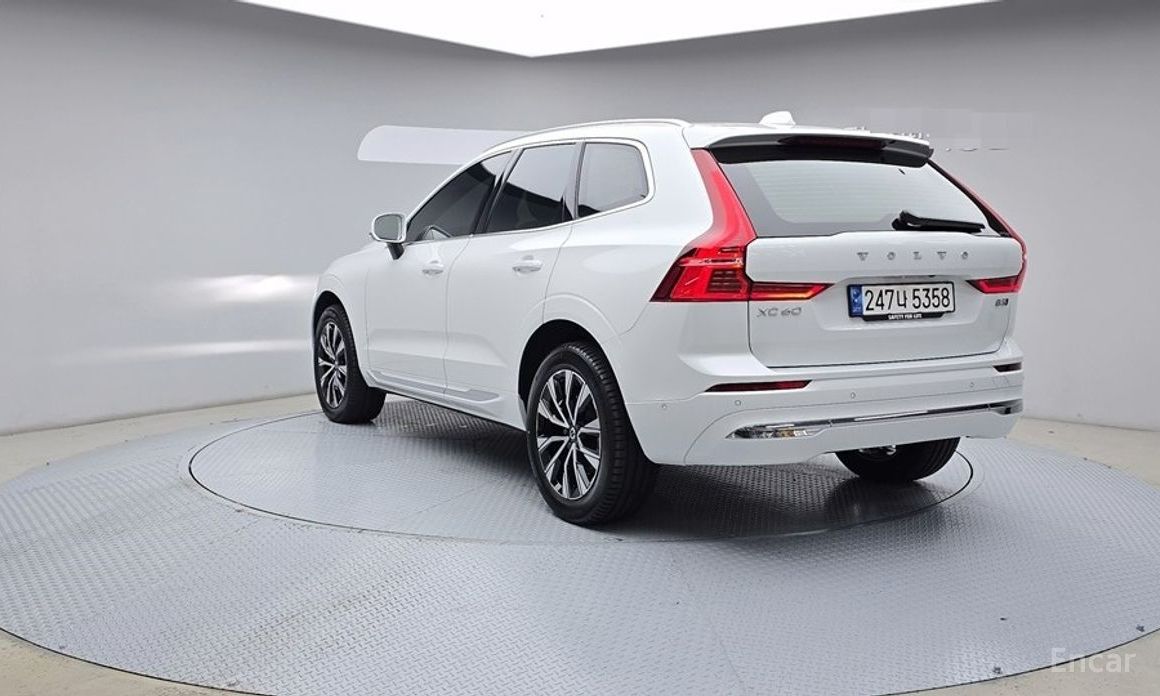 2023 Volvo XC60 II Рестайлинг B5 Ultimate Bright с пробегом 22 892 км
