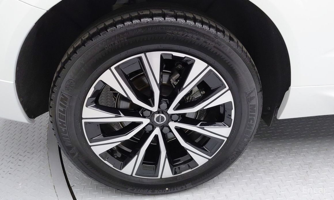 2023 Volvo XC60 II Рестайлинг B5 Ultimate Bright с пробегом 22 892 км