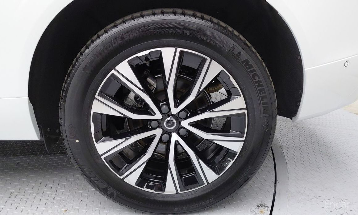 2023 Volvo XC60 II Рестайлинг B5 Ultimate Bright с пробегом 22 892 км