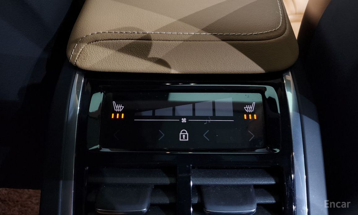 2021 Volvo XC60 II Рестайлинг B6 Inscirtion с пробегом 51 582 км