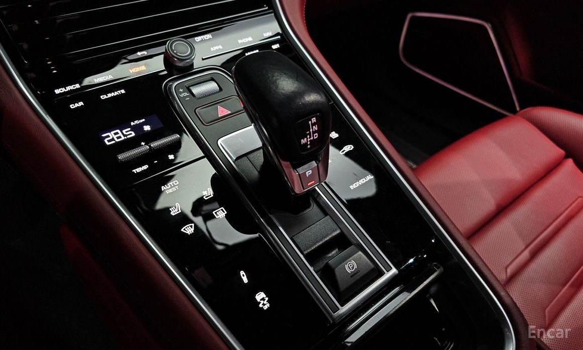 2023 Porsche Panamera II Рестайлинг 2.9 AWD E-Hybrid Platinum Edition с пробегом 43 804 км