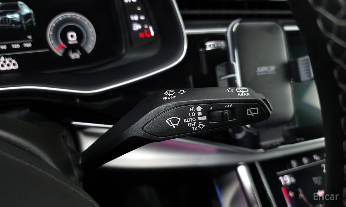 2022 Audi Q8 I (4M) 55 TFSI Quattro Premium с пробегом 50 906 км