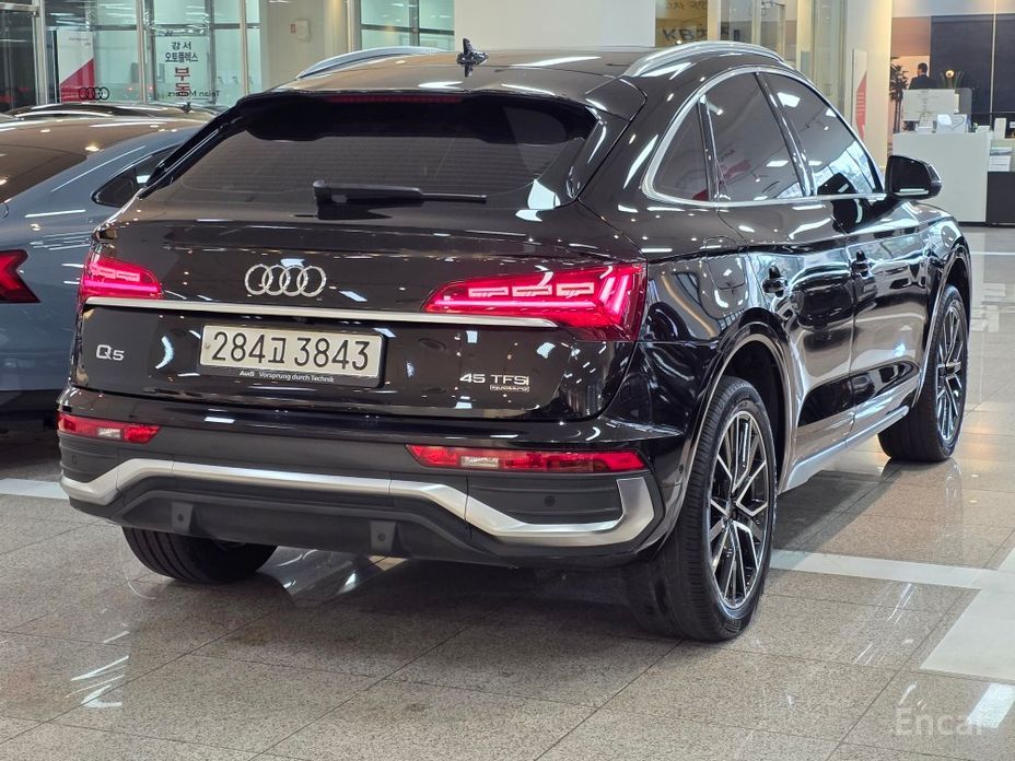 2023 Audi Q5 II (FY) Рестайлинг 45 TFSI Quattro Premium Sportback с пробегом 43 449 км