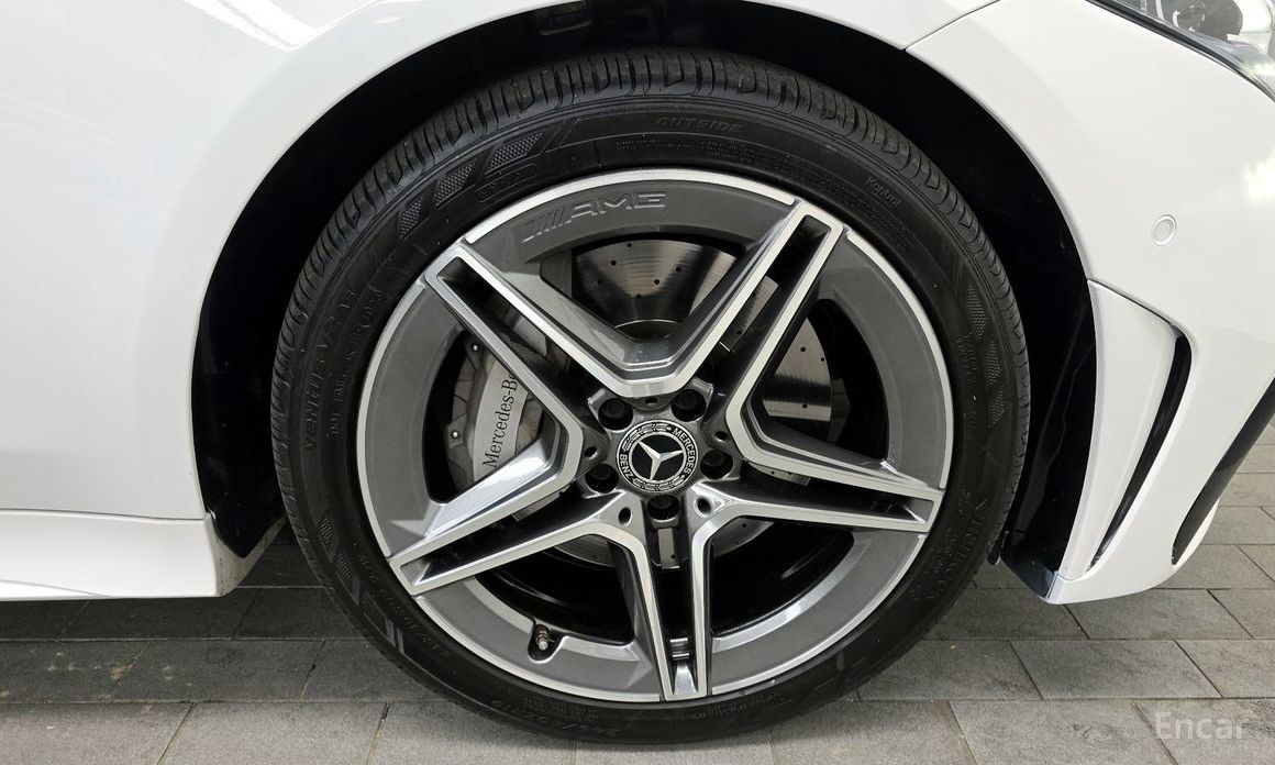 2022 Mercedes-Benz CLS III (C257) Рестайлинг CLS300d 4MATIC с пробегом 40 078 км