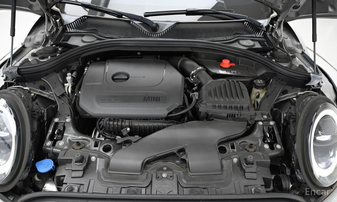 2023 Mini Clubman II Рестайлинг Classic 2nd с пробегом 63 765 км