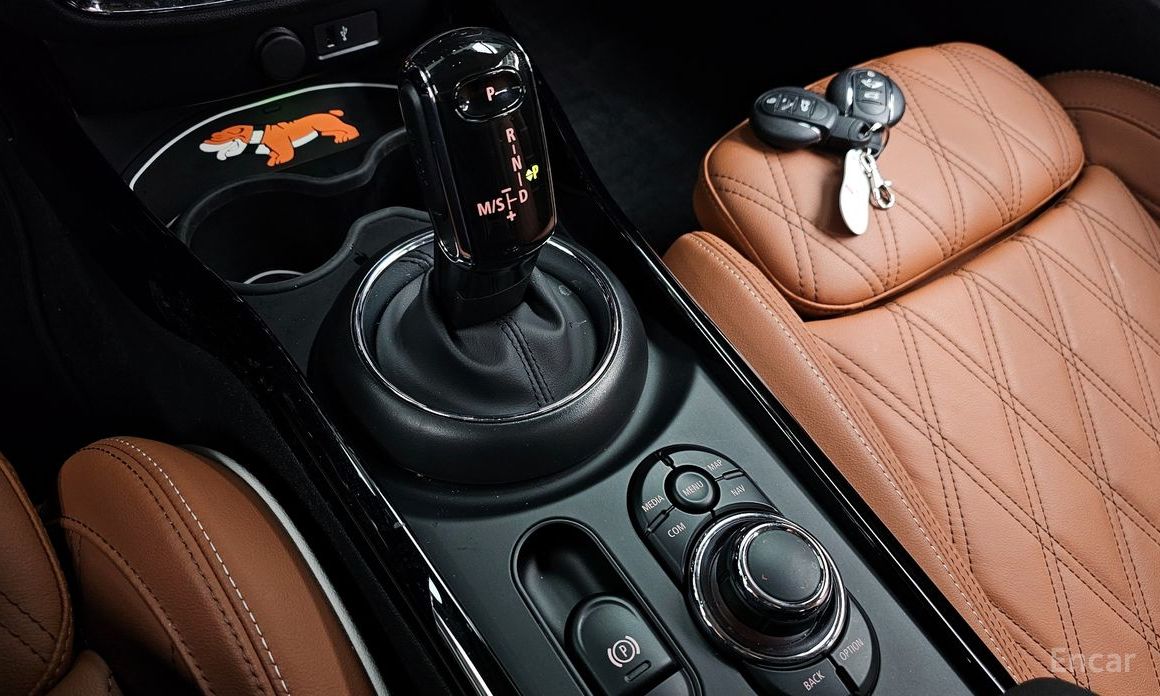 2023 Mini Clubman II Рестайлинг Classic 2nd с пробегом 33 353 км