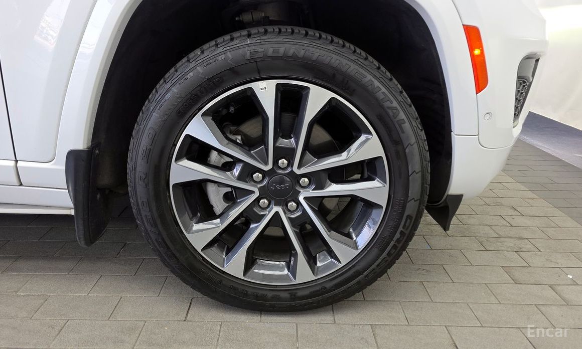 2022 Jeep Cherokee V (KL) Рестайлинг L 3.6 Overland с пробегом 42 096 км