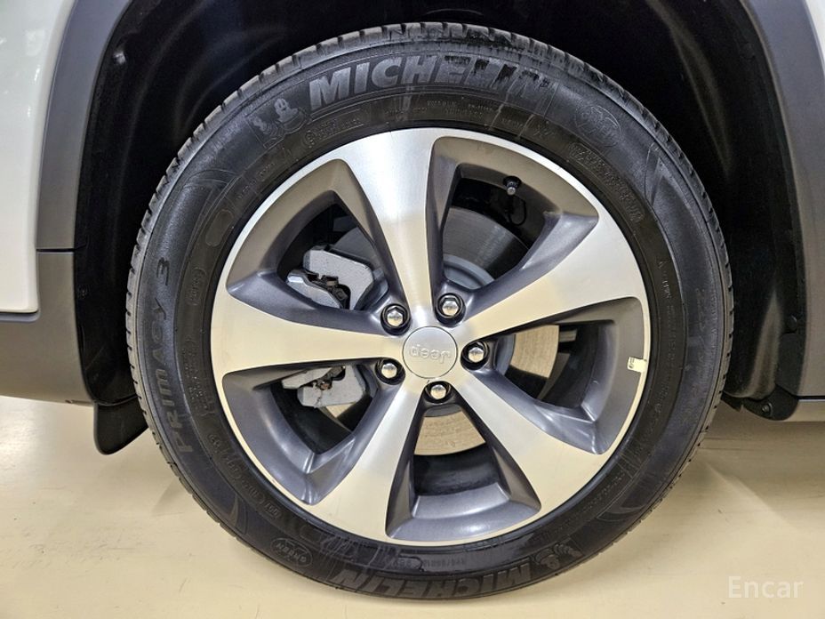 2022 Jeep Cherokee V (KL) Рестайлинг 2.4 Limited 2WD с пробегом 2 500 км