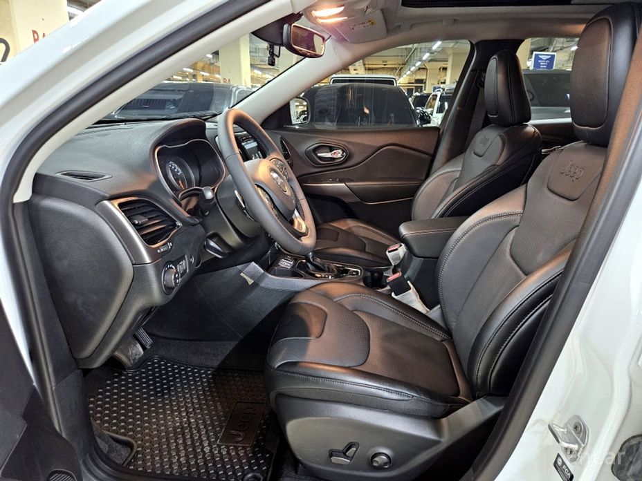 2022 Jeep Cherokee V (KL) Рестайлинг 2.4 Limited 2WD с пробегом 2 500 км