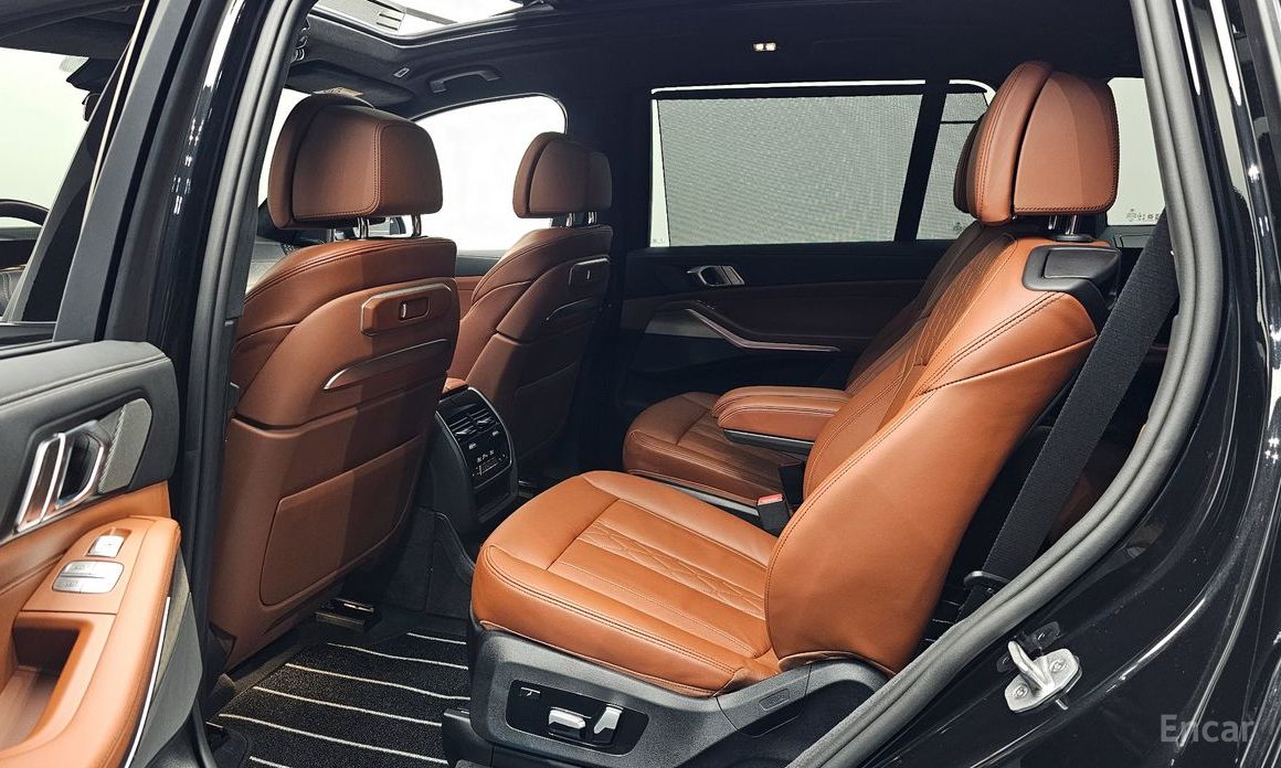 2025 BMW X7 I (G07) Рестайлинг xDrive 40i Design Pure Excellence 6-Seater с пробегом 5 716 км