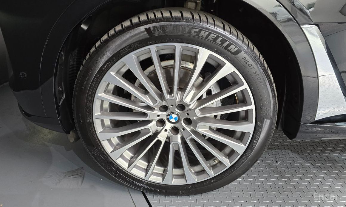 2025 BMW X7 I (G07) Рестайлинг xDrive 40i Design Pure Excellence 6-Seater с пробегом 52 382 км