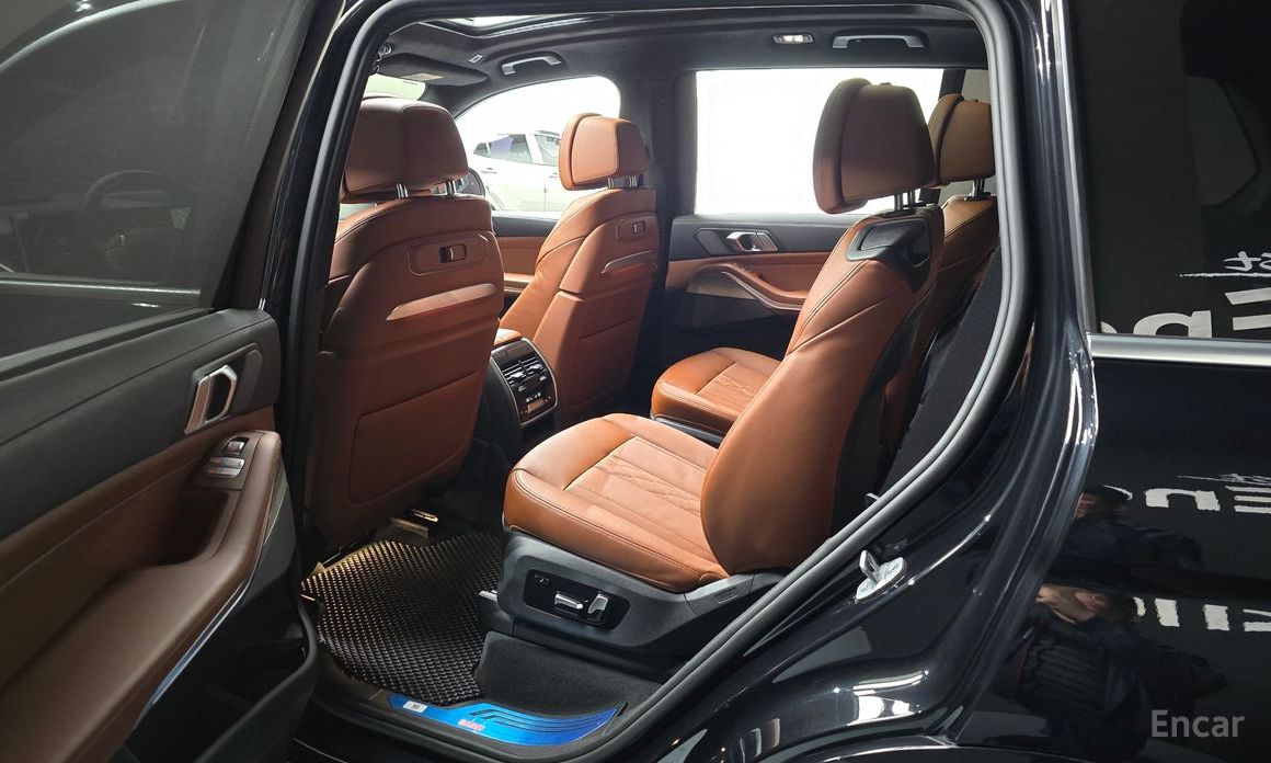 2025 BMW X7 I (G07) Рестайлинг xDrive 40i Design Pure Excellence 6-Seater с пробегом 52 382 км