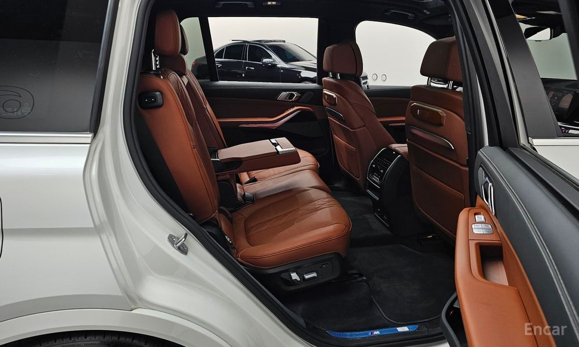 2024 BMW X7 I (G07) Рестайлинг xDrive 40d M Sport 7 STR с пробегом 19 633 км