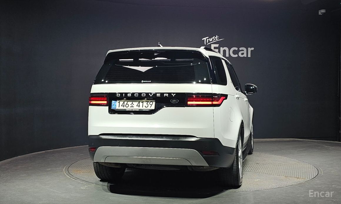 2022 Land Rover Discovery V Рестайлинг D250 SE с пробегом 70 256 км